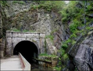 paw paw tunnel exterior color nps