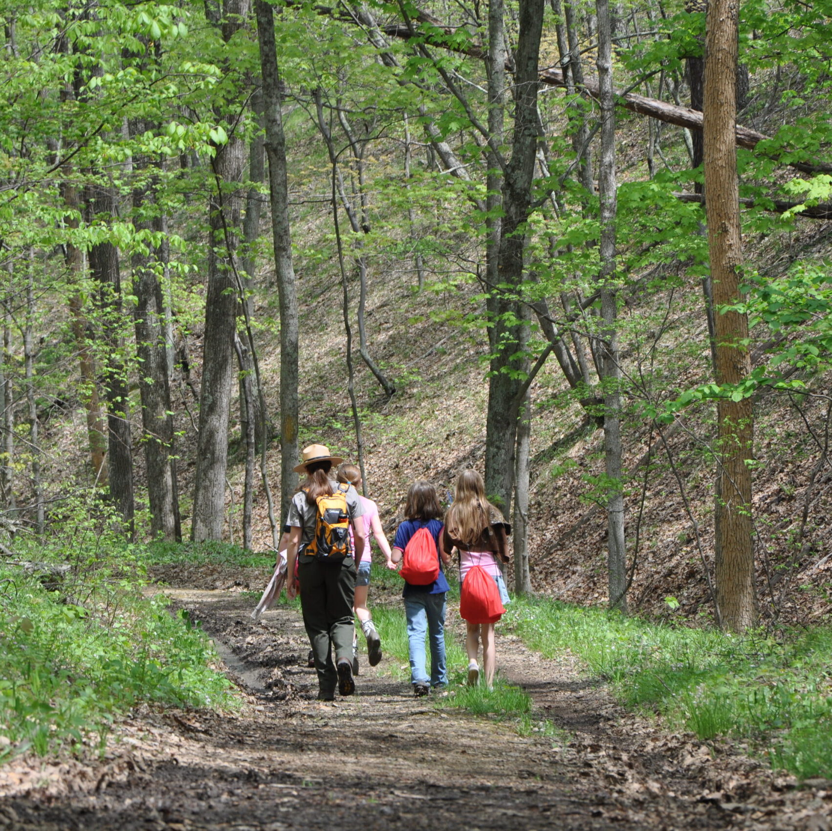 Children hike during Canal Classrooms Program