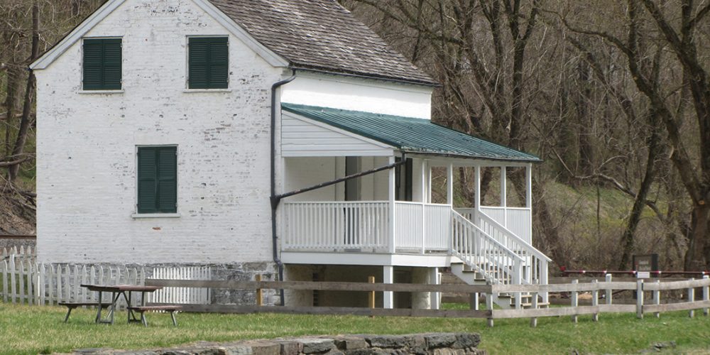 Lander-Lock-House-2-by-Deborah-Culler