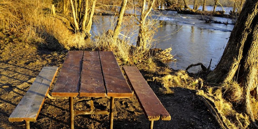 Lock-23-picnic-tables-Tom-Kimbis