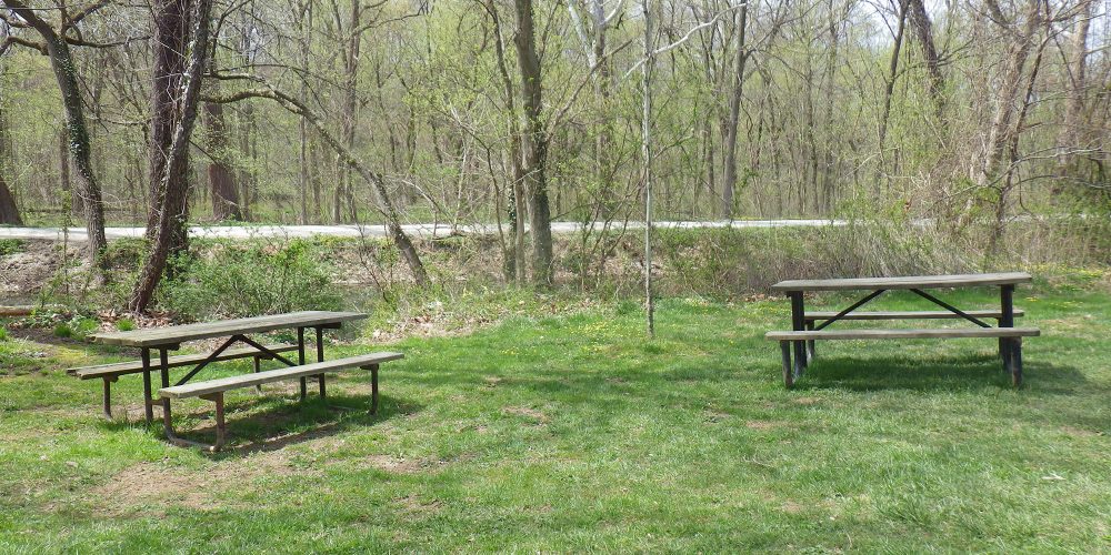 Lock 6 picnic tables